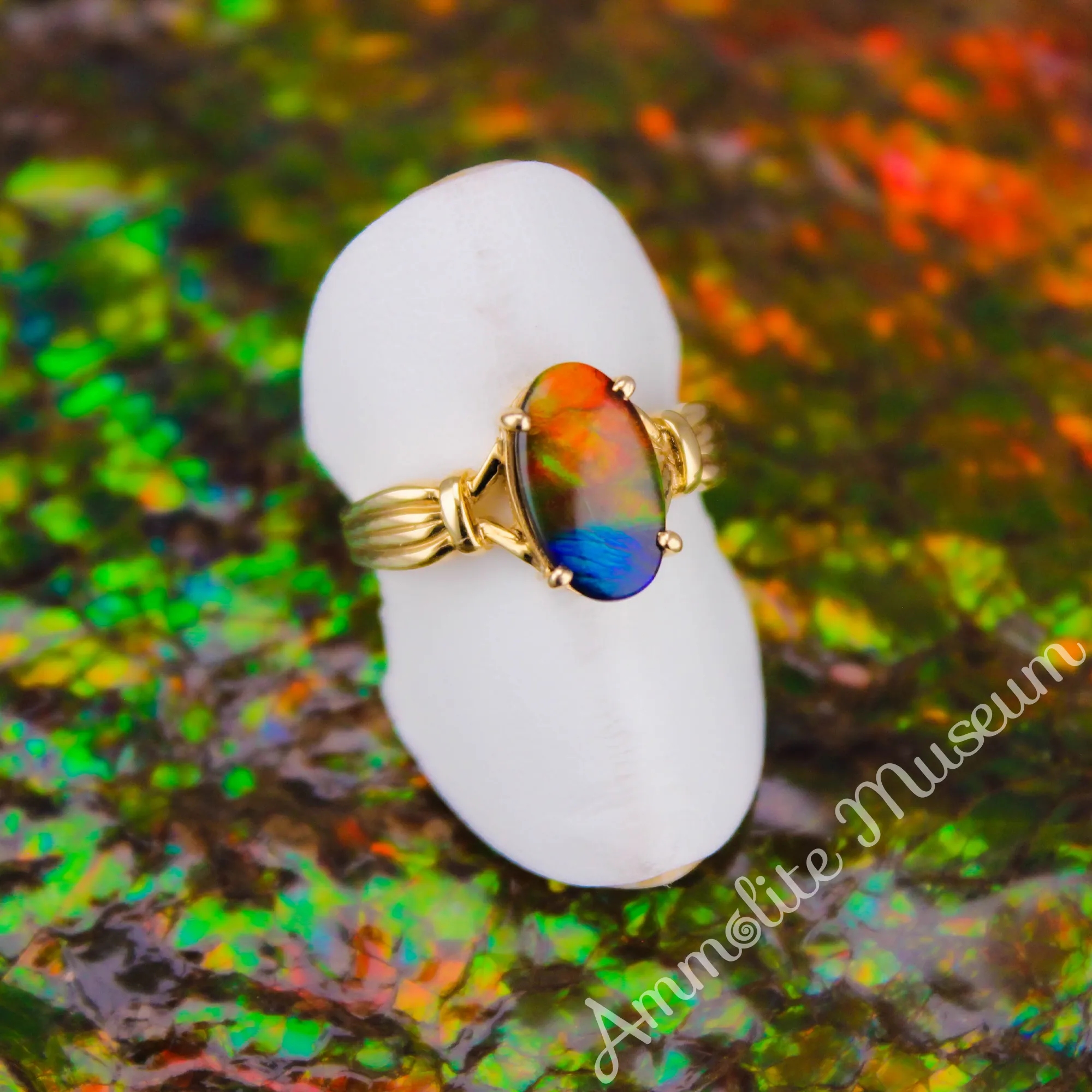 AURORA 14K Yellow Gold Oval Ammolite Ring