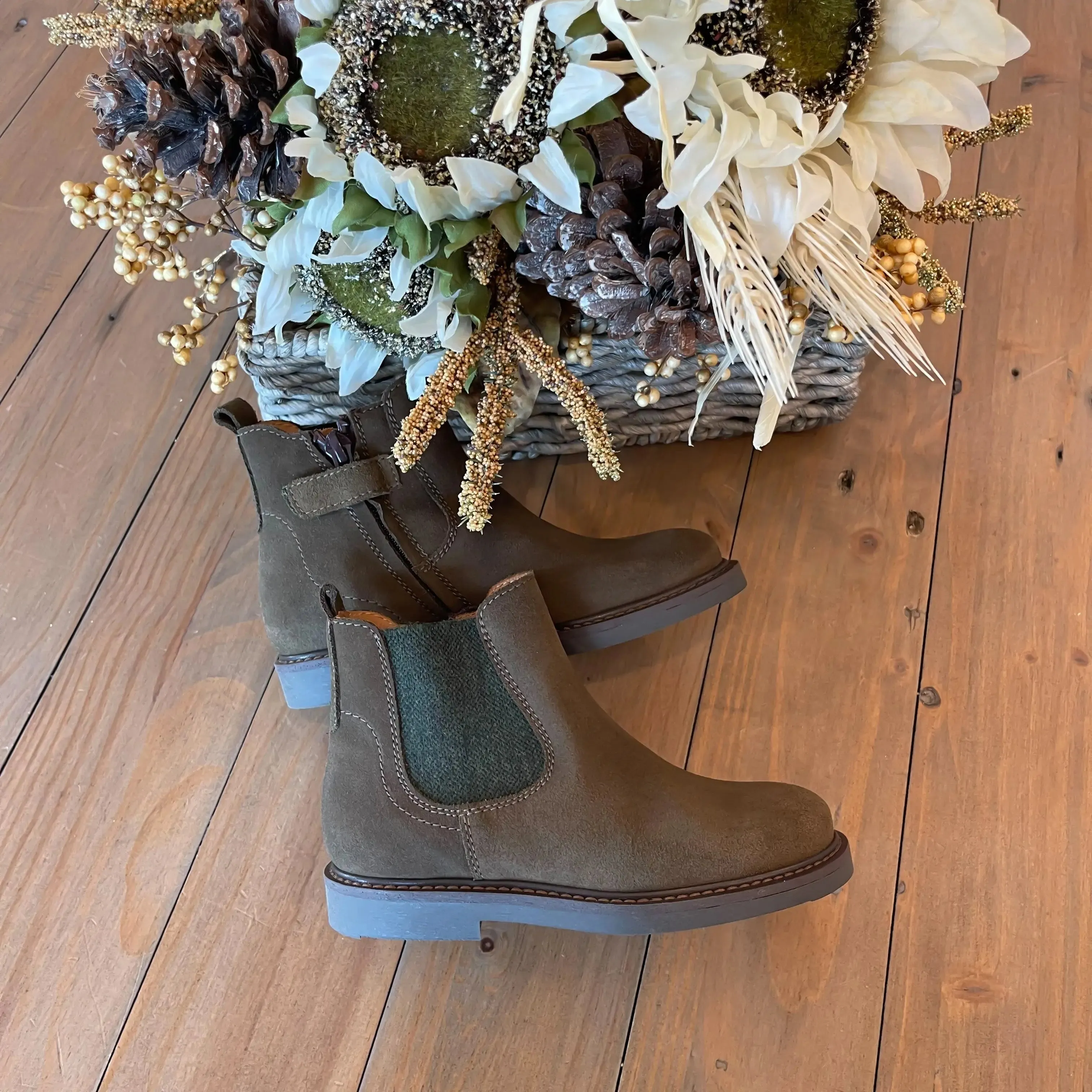 Marco- Olive Suede Boy Chelsea Boots